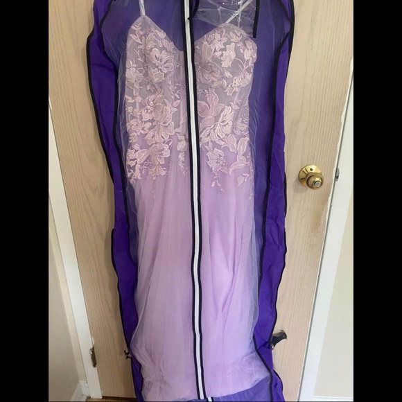 Lilac prom dress like new - Picture 4 of 4